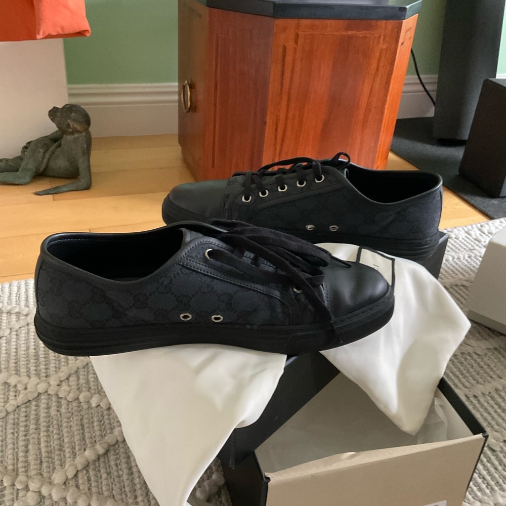 Men's Black Gucci Sneakers - Picture 6 of 6